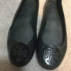 Hunter green patent leather Tory Burch flats